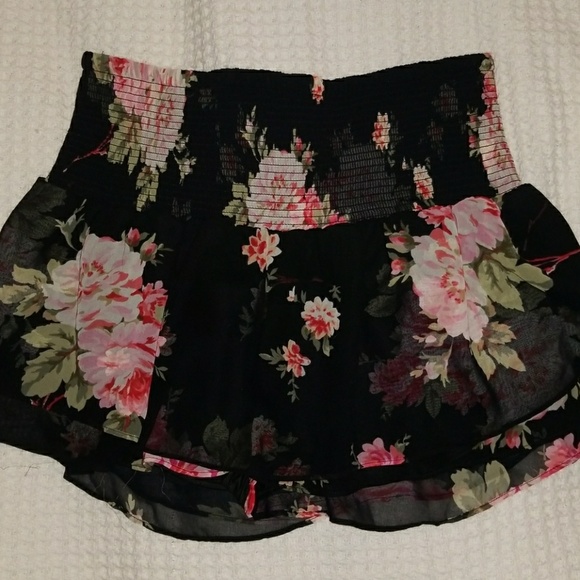 Express Dresses & Skirts - Express skort